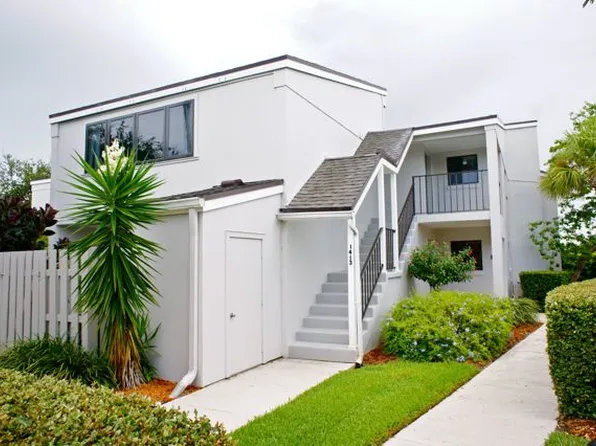 2165 Galleon Dr, Vero Beach, FL 32963