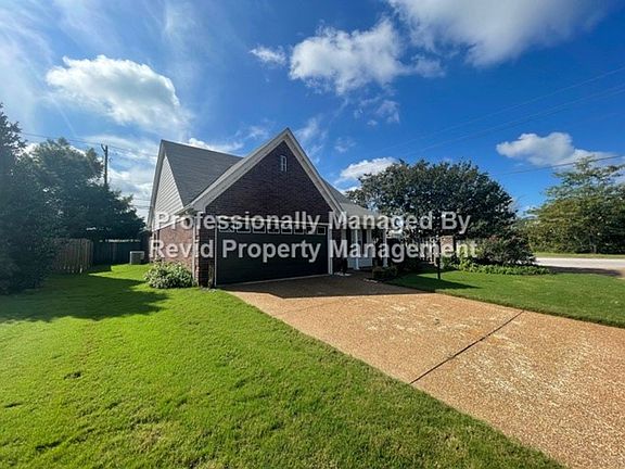 3rd image of 8487 Highland Glen Cir S