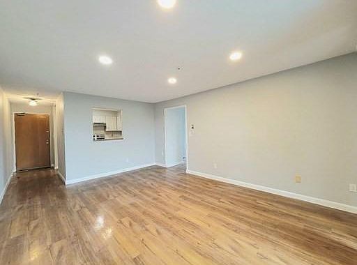 4th image of 100 Grand View Ave APT 14C