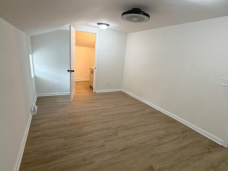 308 E 55th St #4 — Photo 16