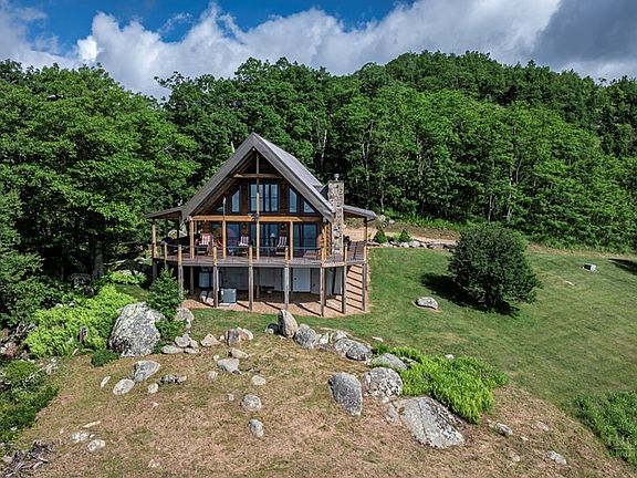 3rd image of 2725 Point Lookout Ln. Lane