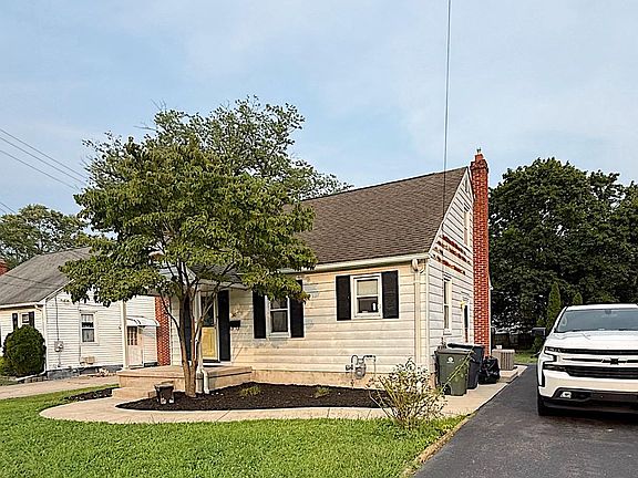 3rd image of 30 Lindale Ave