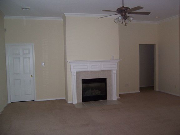 3rd image of 925 Heatherwood Dr