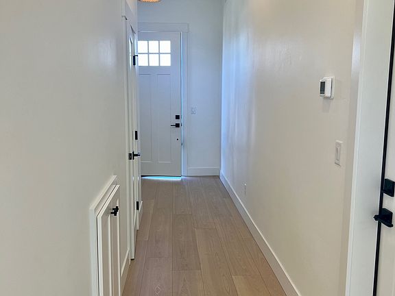 2nd image of 206 Bogey Ln