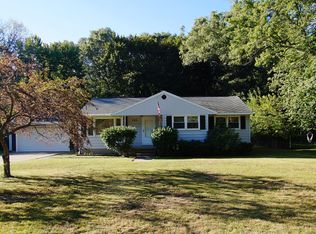 725 Ross Rd, Muskegon, MI 49441