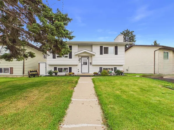 42 W Greenham Dr, Red Deer, AB T4P 2X4