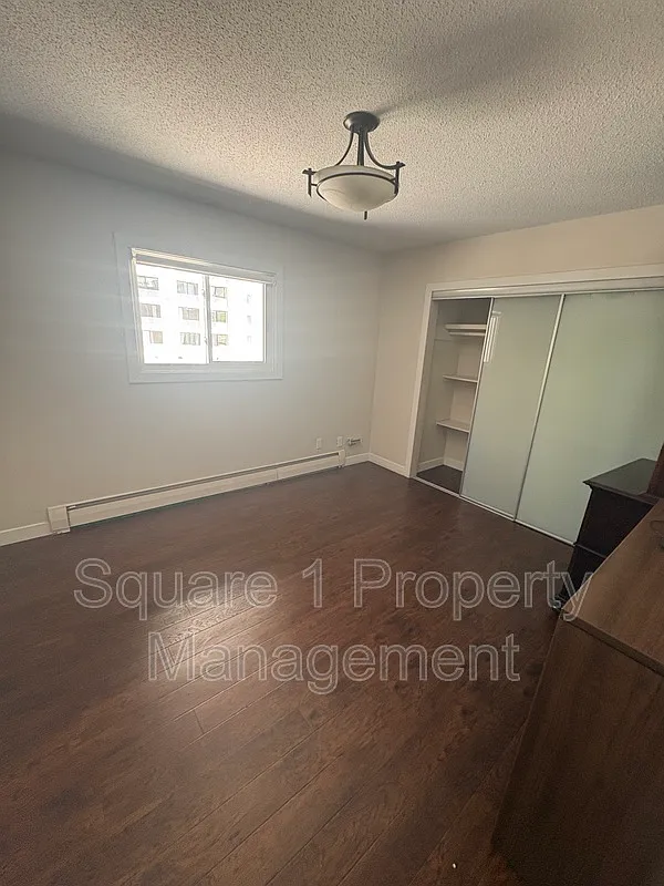 2 bed, 1.0 bath, $1,600 — Photo 2
