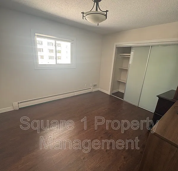 10025 117th St NW #6 — Photo 2