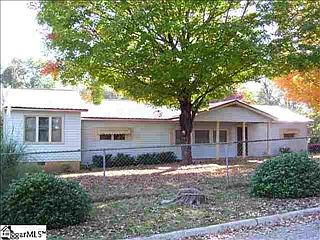 1st image of 214-216 Woodhaven Dr