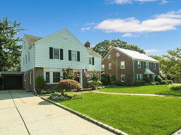 3rd image of 92 Seaman Ave