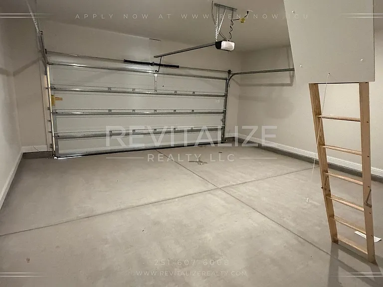 14930 Dayton Cir — Photo 10