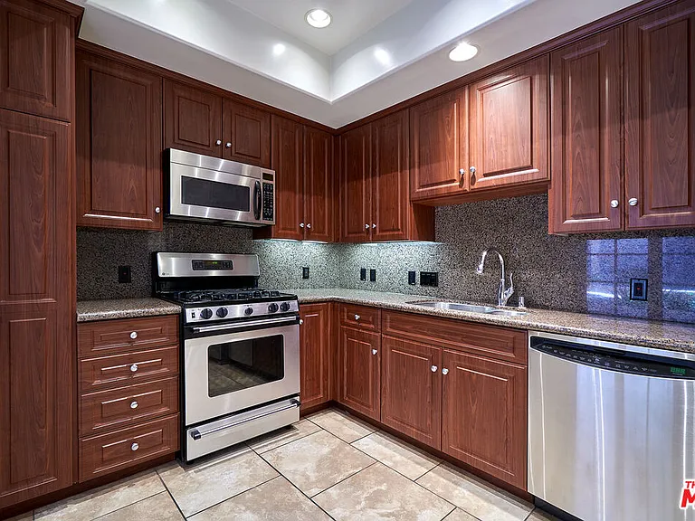 851 N San Vicente Blvd #102 — Photo 12