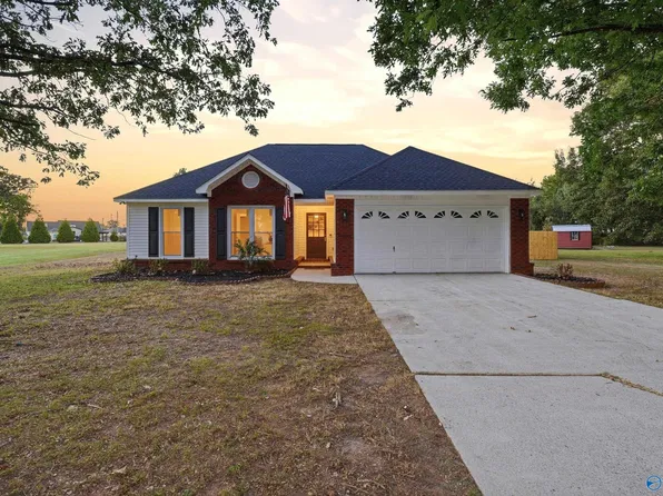 108 Cedar Breeze Ln, New Market, AL 35761