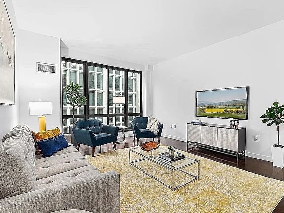 2nd image of 4 W 21st St APT 12D