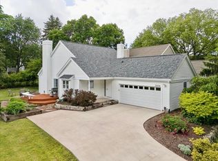 7850 E Oakbrook Cir, Madison, WI 53717