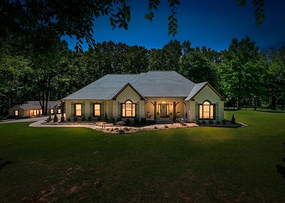 1st image of 315 Hickory Woods Ln