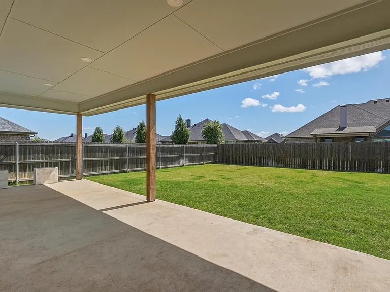 6609 Desert Willow Trl — Photo 30