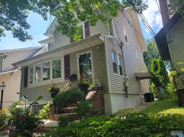 130 6th St, Ridgefield Park, NJ 07660