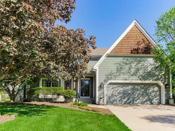 6015 W 157th Pl, Overland Park, KS 66223