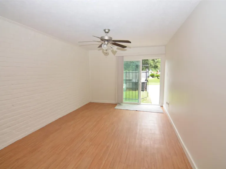 7104 Jetty Ln — Photo 4