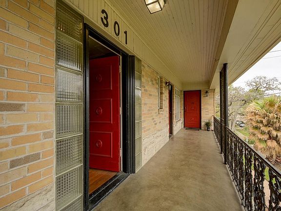 3rd image of 301 E 34th St APT 107