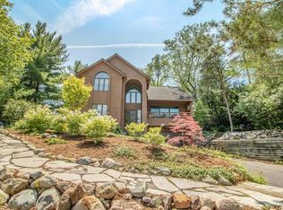 725 Watershed Ct, Ann Arbor, MI