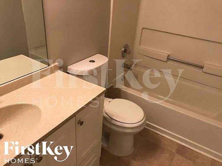 5623 Crystal Hl — Photo 16