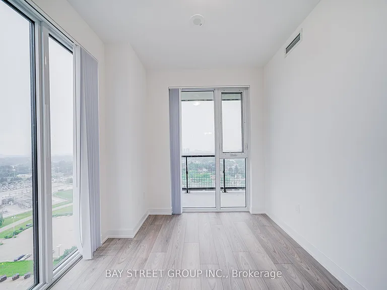 5858 Yonge St #2023 — Photo 31