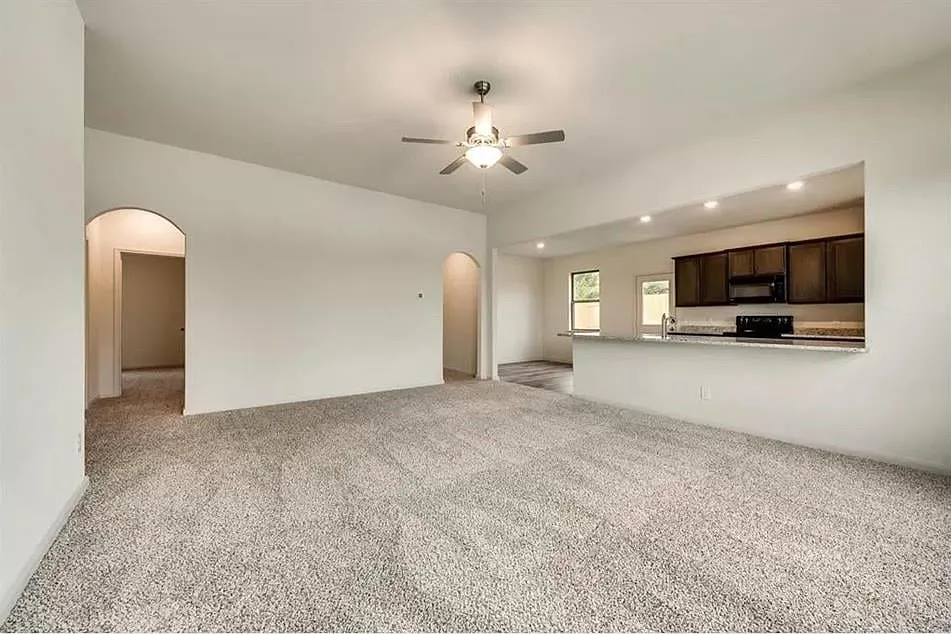 4 bed, 1803 sqft, $2,500 — Photo 3