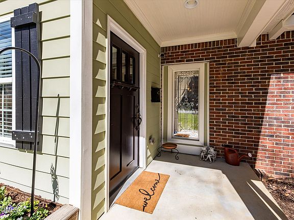 2nd image of 1613 Malta Ave