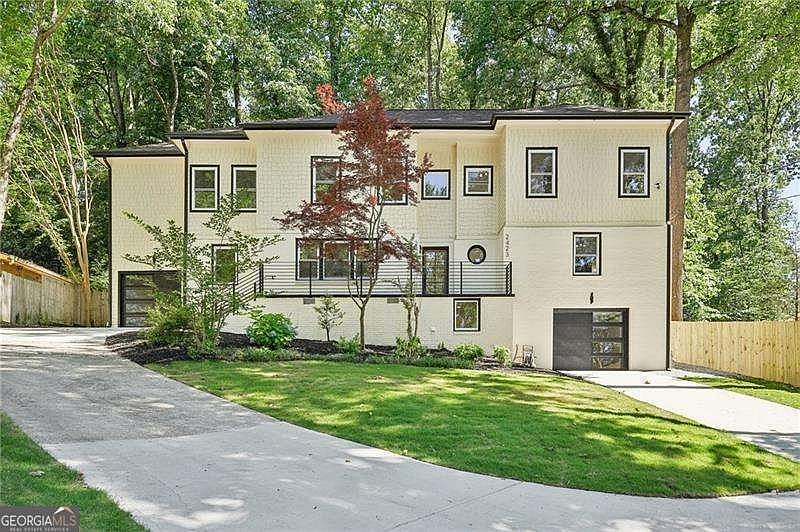 1st image of 2423 Melinda Dr NE