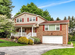2965 Dearborn Ln, York, PA 17402