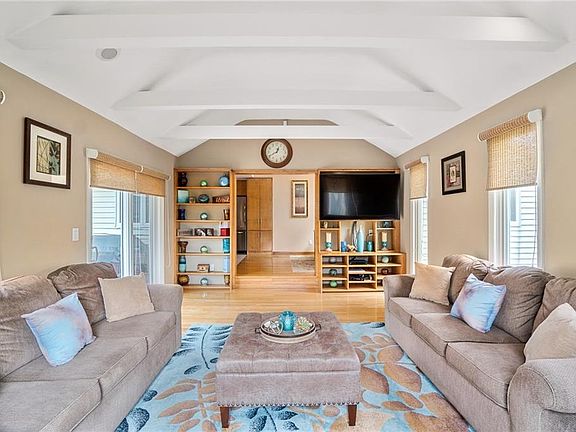 5th image of 33 Baldwin Orchard Dr