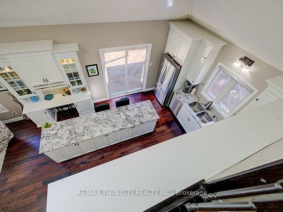 2nd image of 640 Heathcliffe Pl