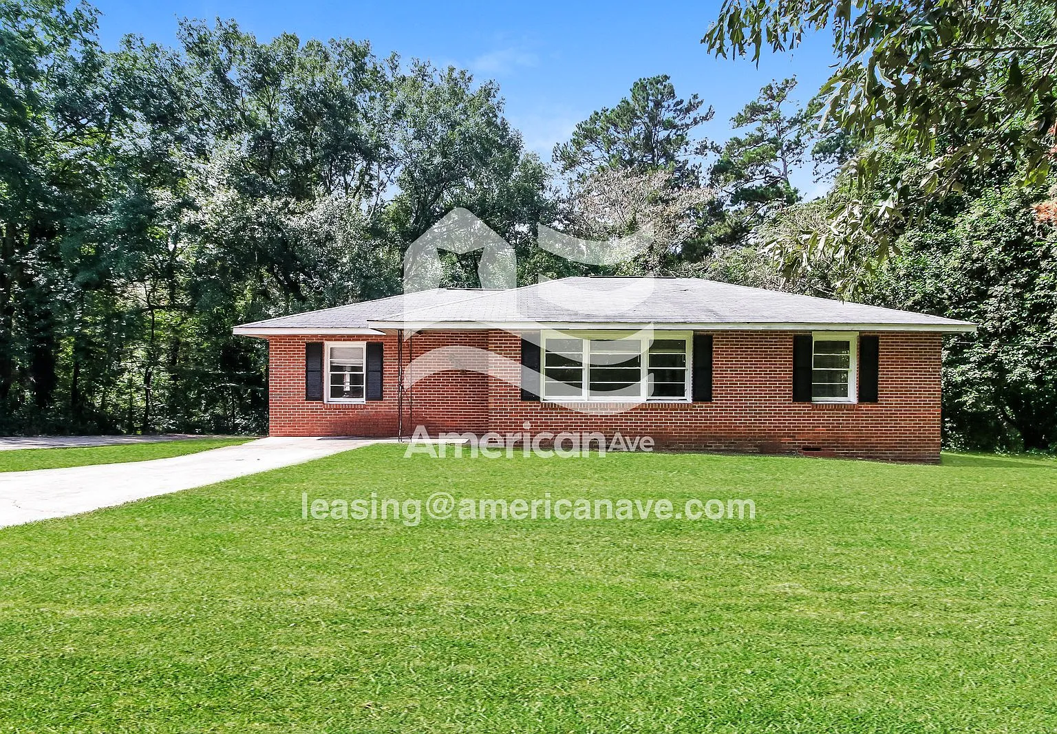 3 bed, 1.0 bath, 1279 sqft, $1,118 — Photo 1