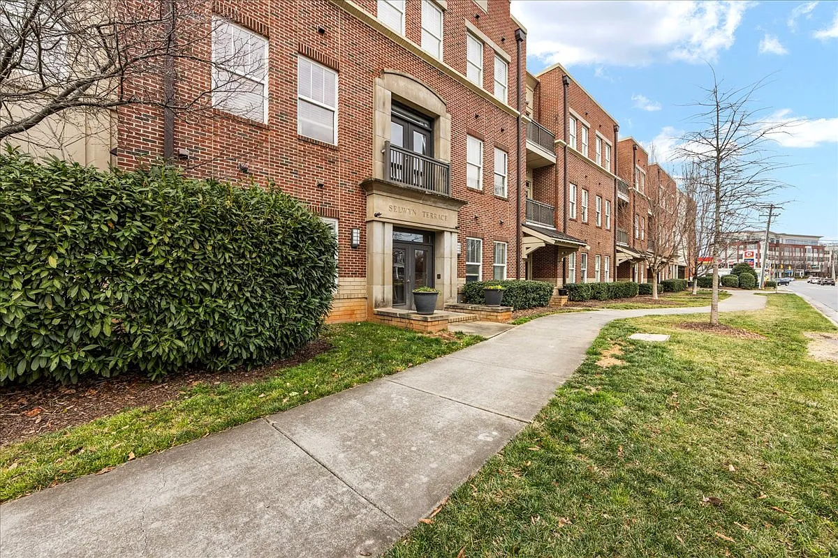 2 bed, 1021 sqft, $2,550 — Photo 1