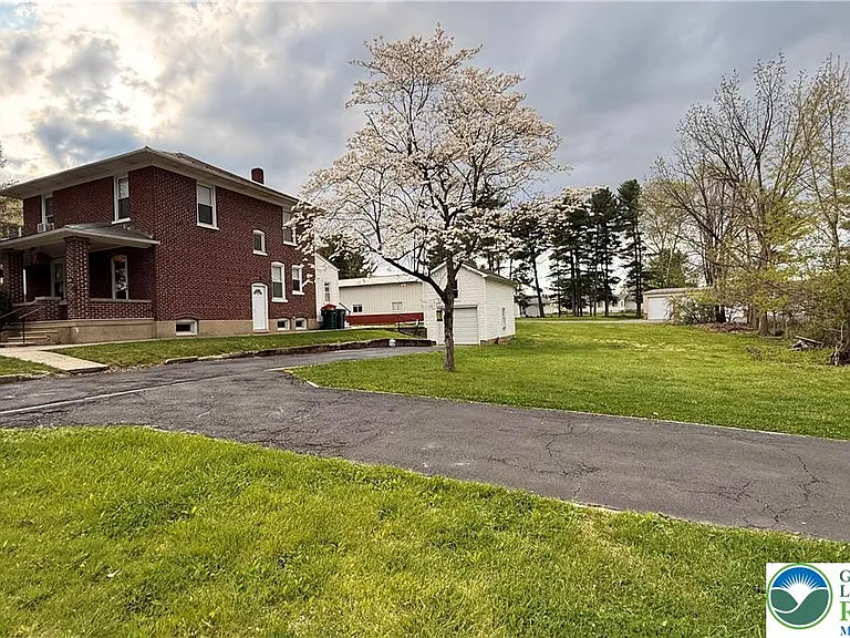 3241 Freemansburg Ave — Photo 5