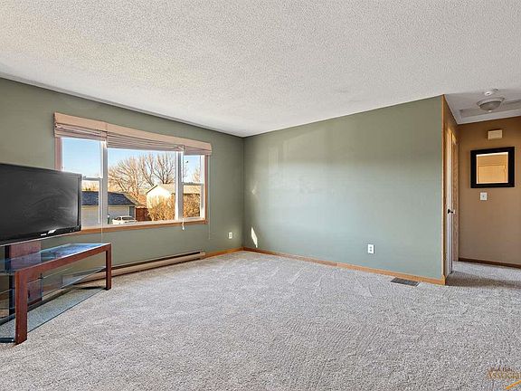 4th image of 5928 Northdale Dr