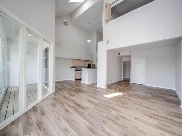 4401 Hunts Landing Rd APT 404, Hebron, OH 43025