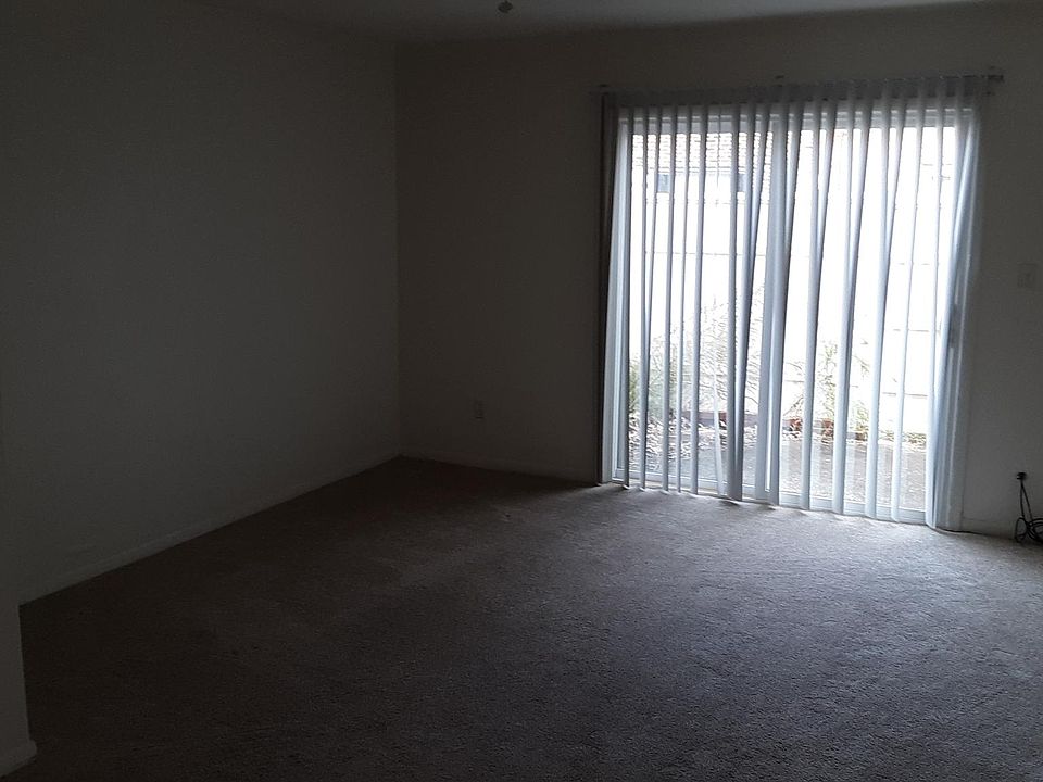 1st image of 417 Barberton Dr