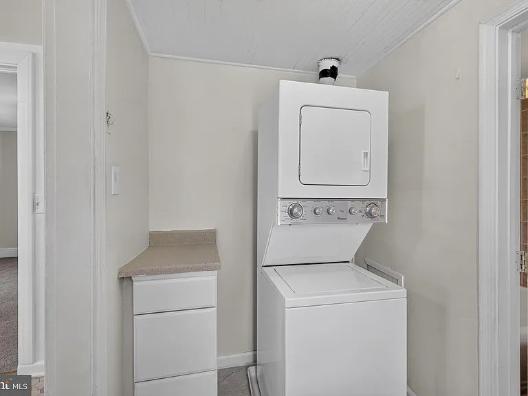 3901 Hampden St — Photo 23