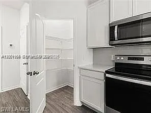 209 SE 26th Ter — Photo 18