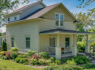 805 N Elm St, Three Oaks, MI 49128