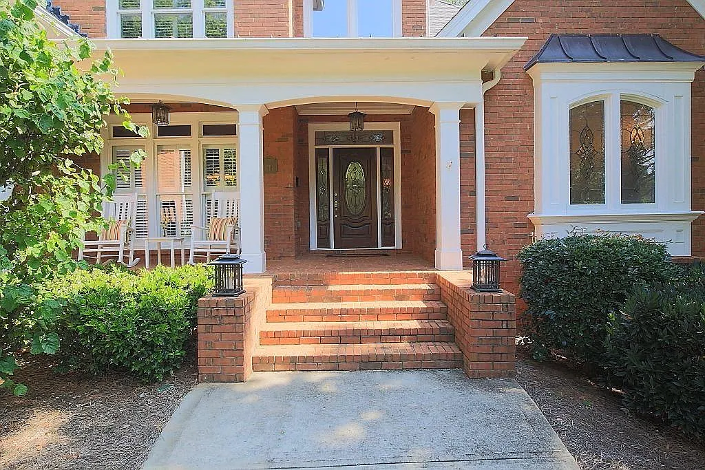 6 bed, 7.5 bath, 6628 sqft, $7,500 — Photo 2