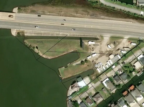 3401 Highway 6, Hitchcock, TX 77563