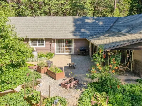 2397 Cedar Ln, Arnold, CA 95223