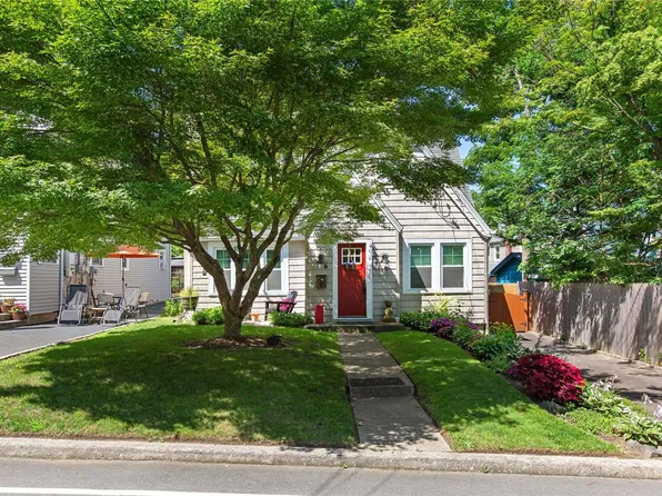 6 Albin Street, Glen Cove, NY 11542