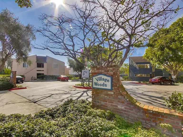 3250 Ashford St #E — Photo 30