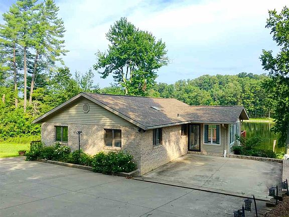2nd image of 298 W Pine Dr