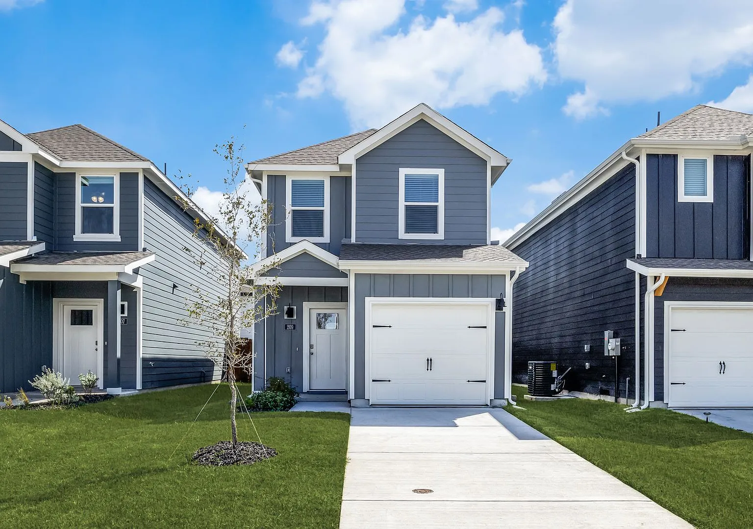 Modern 2-Bedroom Townhome in Princeton 209 Tall Cedar Way — Photo 1